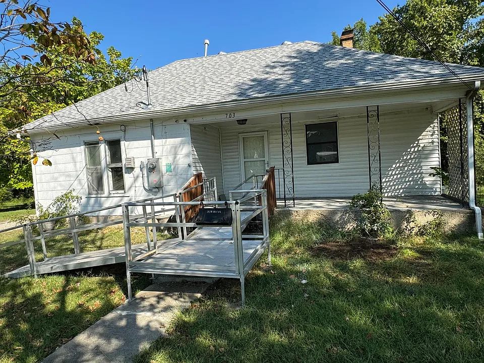 703 W Macon St #1