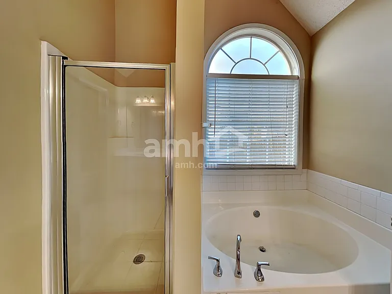 447 The Gables Dr — Photo 10