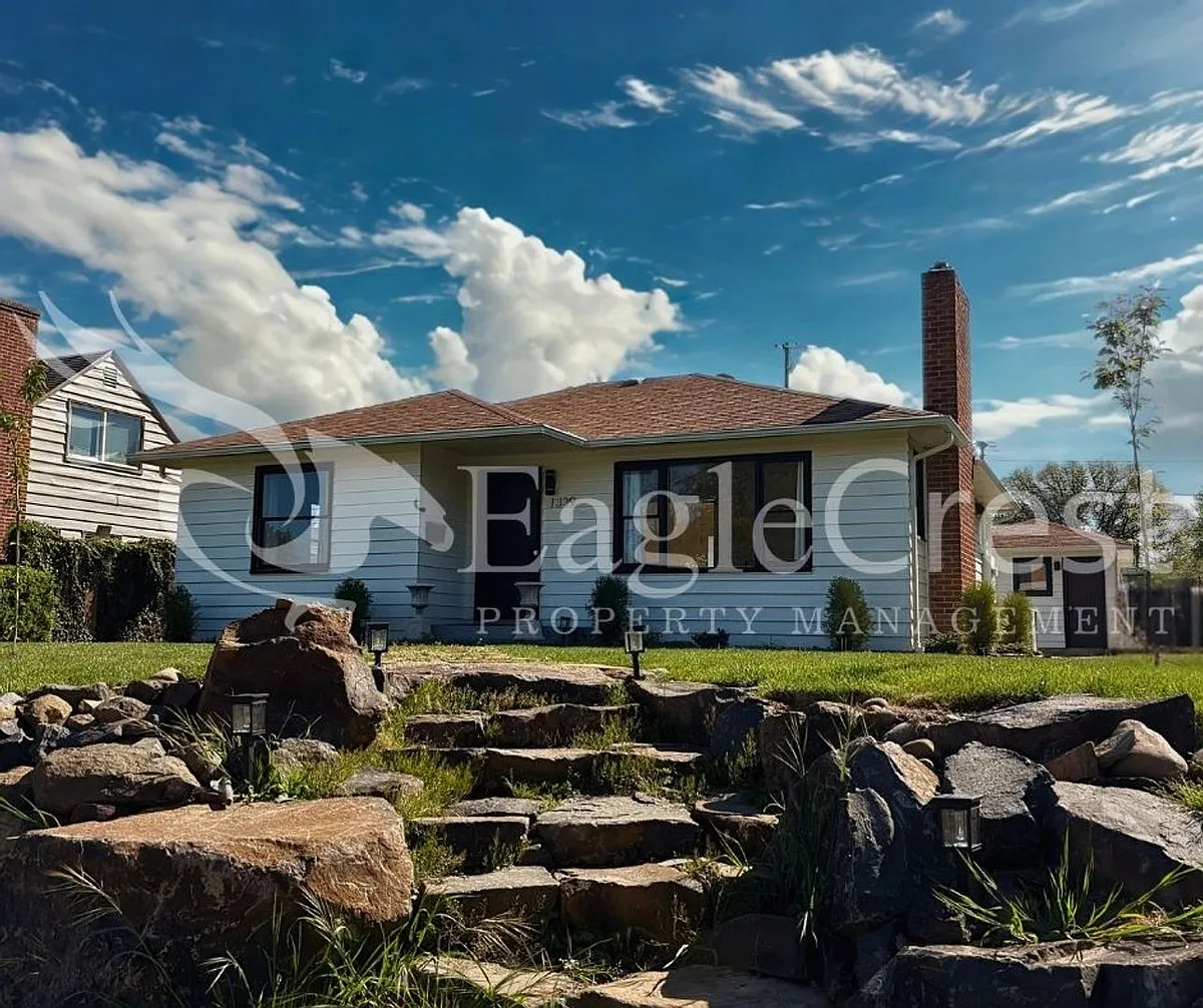 Building Photo - 1339 Modoc St