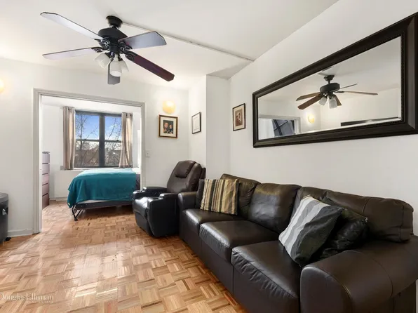 222 West 14th Street image 1 of 9