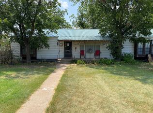 601 N Ferguson St, Miles, TX 76861