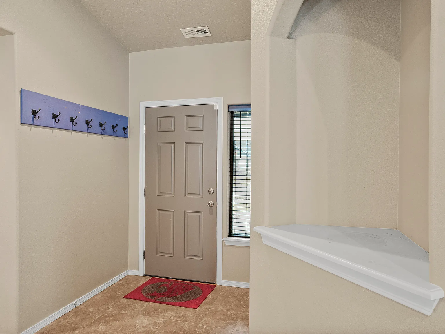 4 bed, 1770 sqft, $3,000 — Photo 3