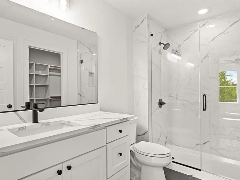 309 S Poplar St #A — Photo 11
