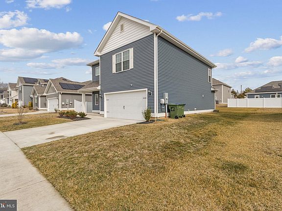 3rd image of 17063 Rollins Rd