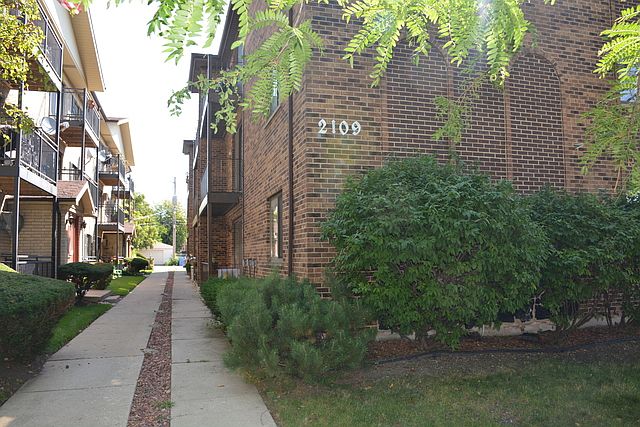 1st image of 2109 N Harlem Ave APT 2A