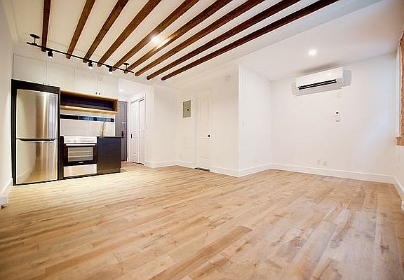 3rd image of 152 W 49th St #D2