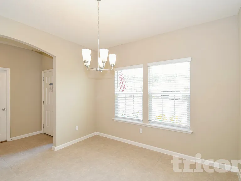 10328 Pavnes Creek Dr — Photo 3