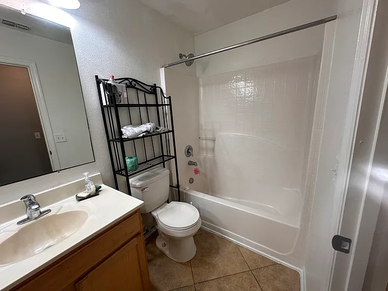 2292 Peerless Ln W — Photo 20