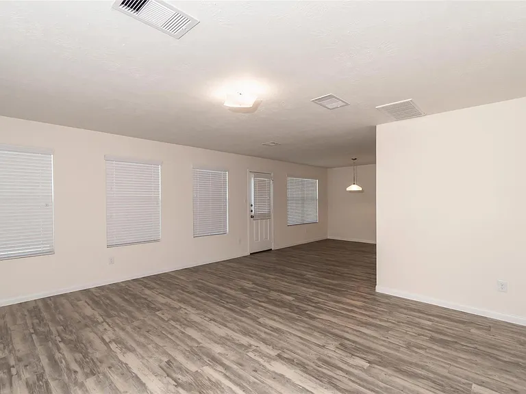 29439 Westhope Dr — Photo 3