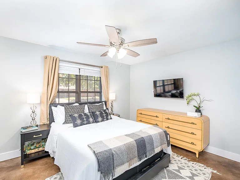Saint Helena Dr — Photo 14