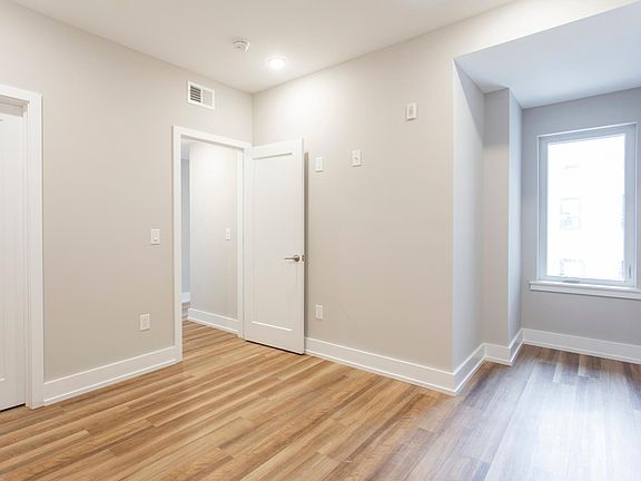 5th image of 829 S 4th St Floor 3