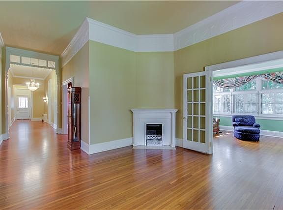 5th image of 121 Lewisburg Ave