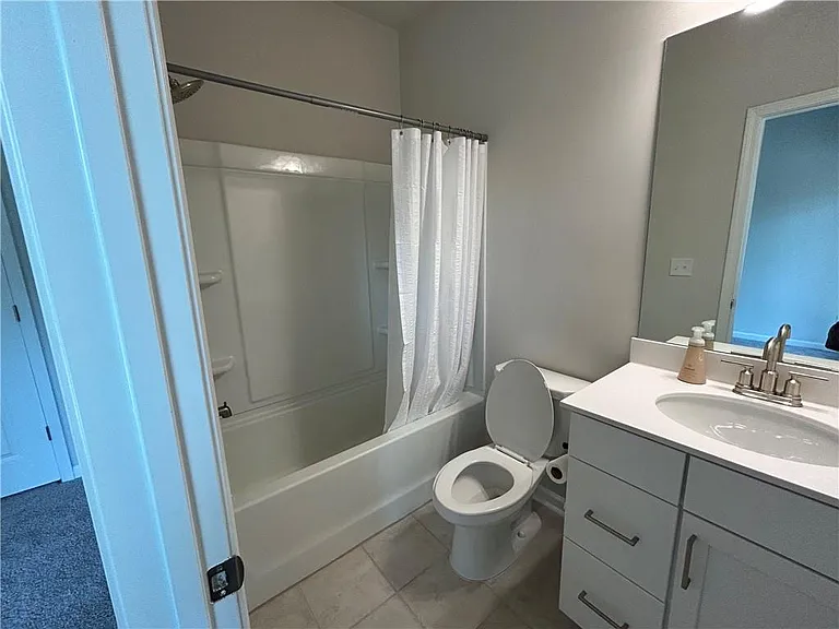 3715 Davis Cir — Photo 18