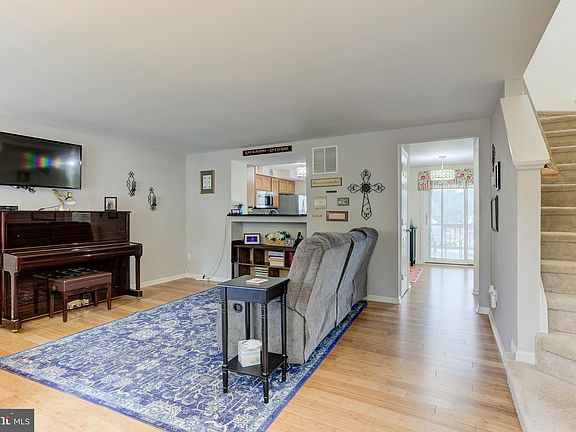 3rd image of 3364 Canton Ct