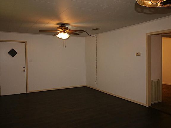 5th image of 124 Jasmine St