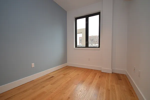 Rented by Sam Tabak | media 44