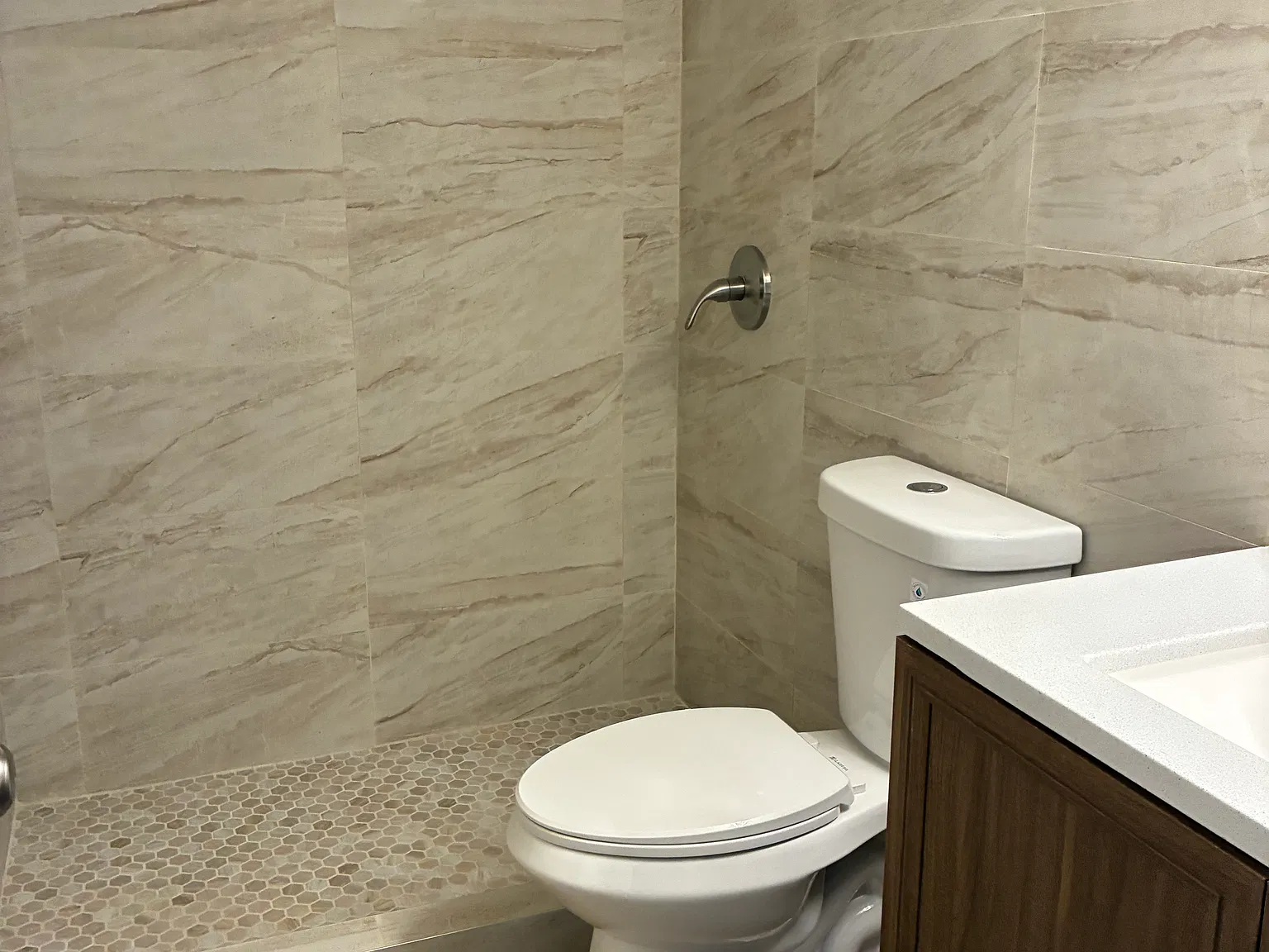 2 bed, 800 sqft, $3,100 — Photo 2