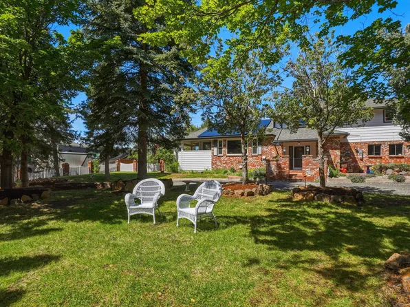 61573 E Lake Dr, Bend, OR 97702