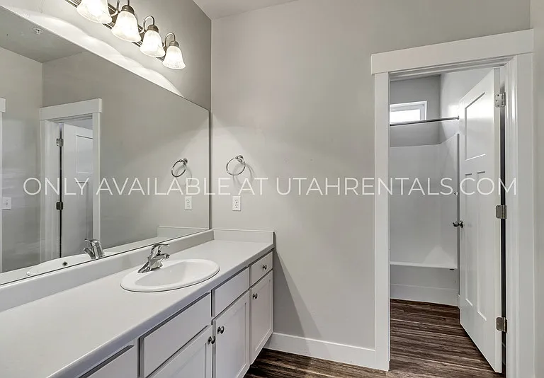97 W Silver Springs Dr — Photo 16