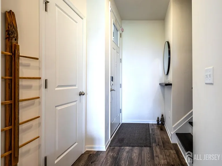 3305 Charleston Dr — Photo 3