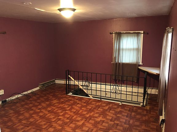 Additional Living Room