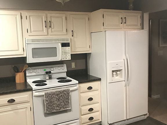 3rd image of 4627 Parklane Dr