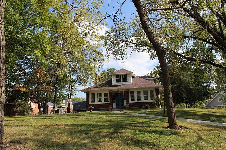 1st image of 1019 Moreau Dr