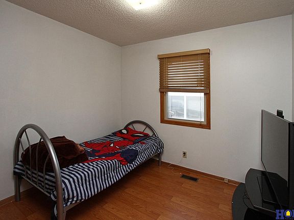 5th image of 3141 NW 6th St