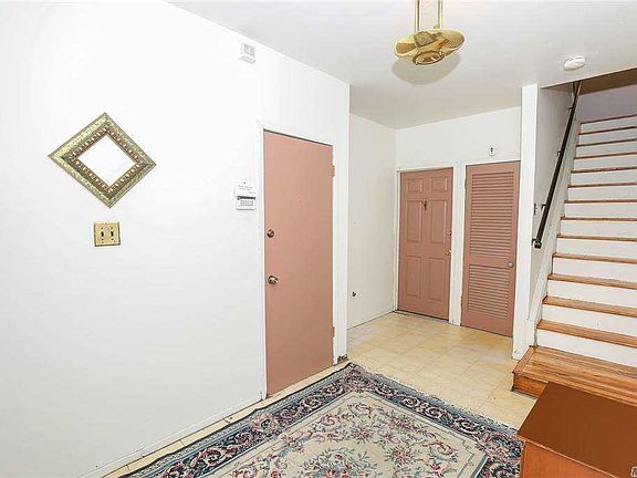 3rd image of 85-08 Parsons Blvd