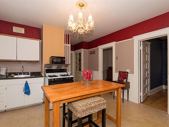 4th image of 497 Pawling Ave