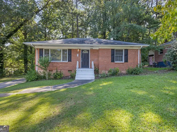 3160 Delowe Dr, East Pt, GA 30344