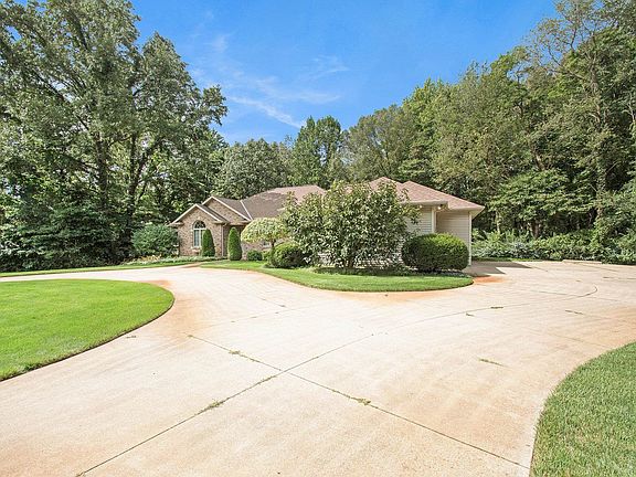 3rd image of 56077 Dana Dr