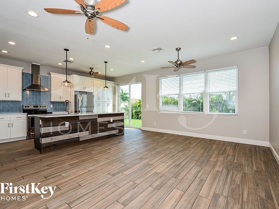 2nd image of 405 NW 20th Pl