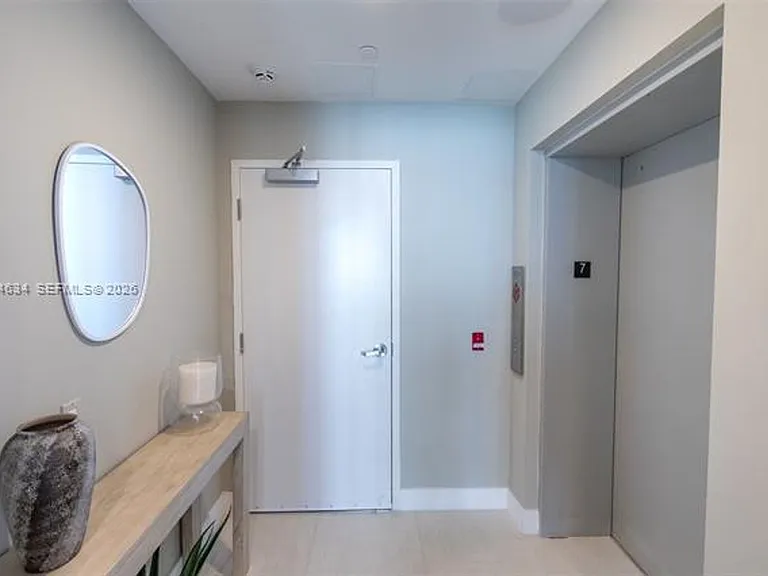 17550 Collins Ave #CU-703 — Photo 11