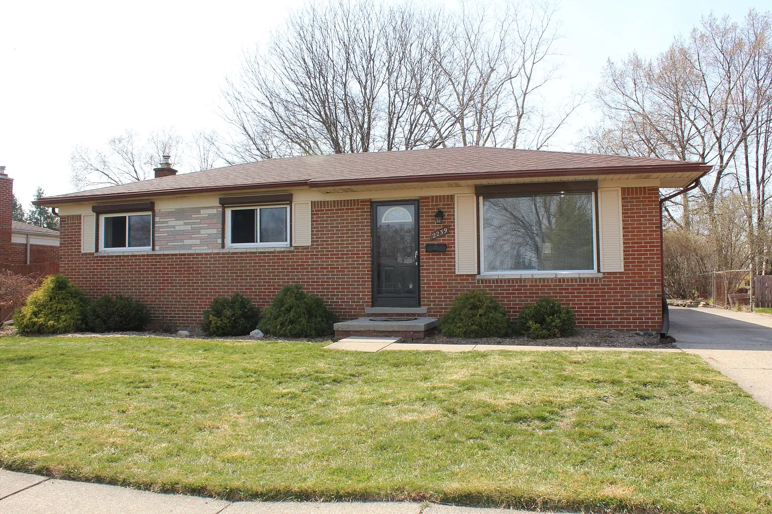 2239 Camilla Dr photo 1