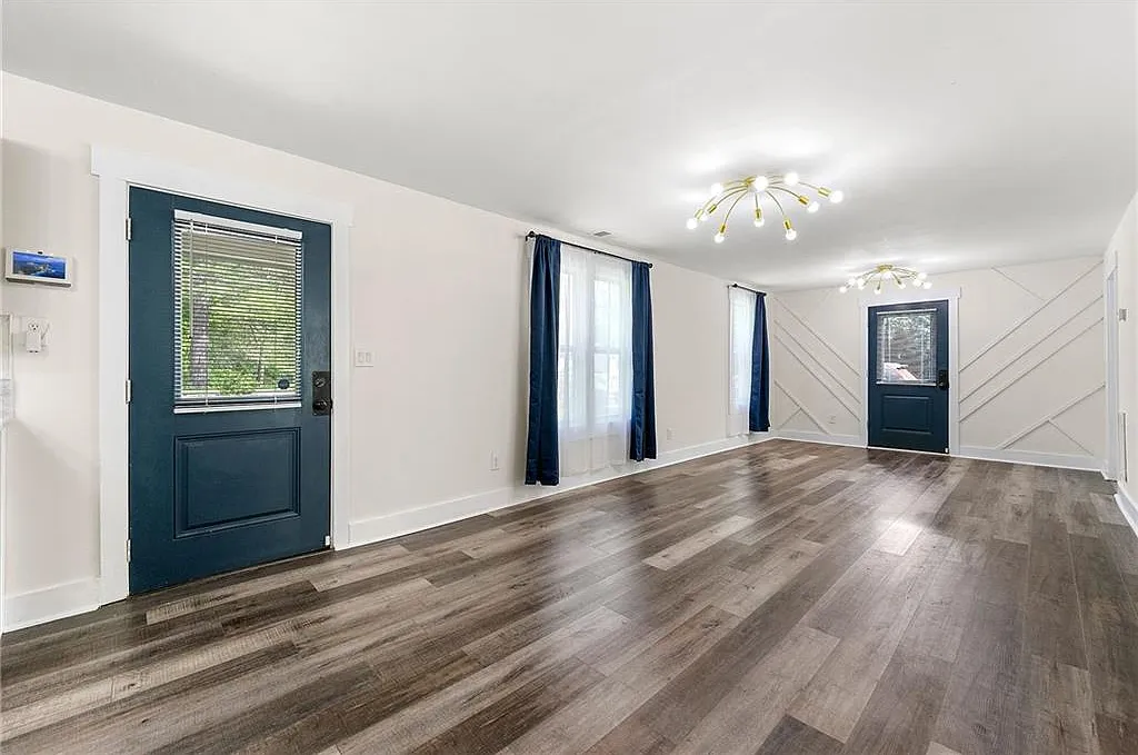 3 bed, 2.0 bath, 1080 sqft, $1,850 — Photo 2