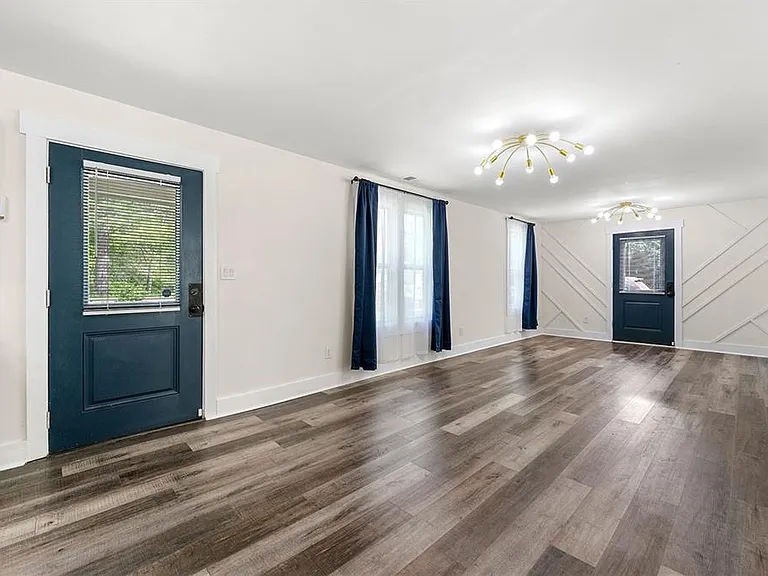 2222 Penelope St NW — Photo 5