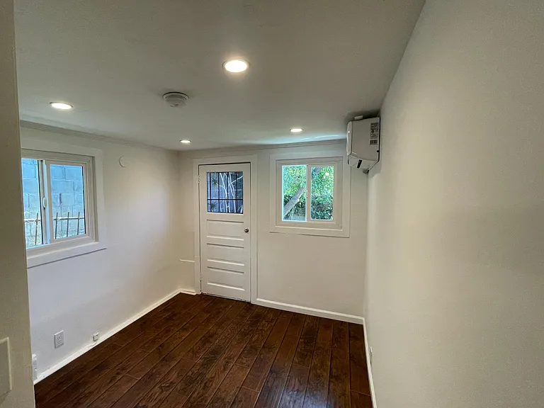 2166 1/2 Echo Park Ave — Photo 13