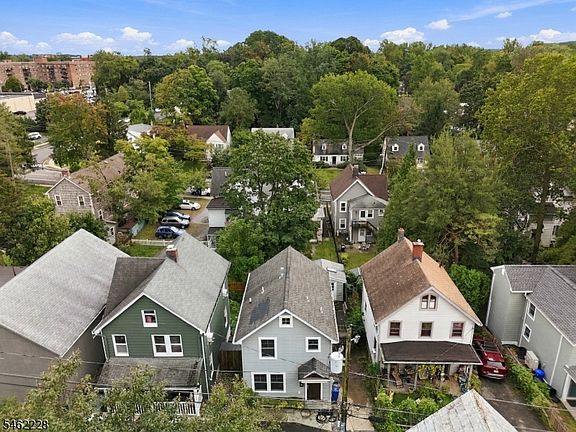 2nd image of 14 Catherine Ln