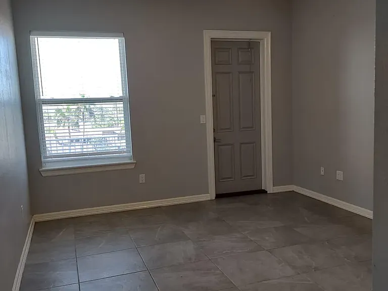 6516 Padre Blvd #2 — Photo 3