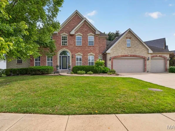 207 Irish Hound Dr, O'Fallon, MO 63368