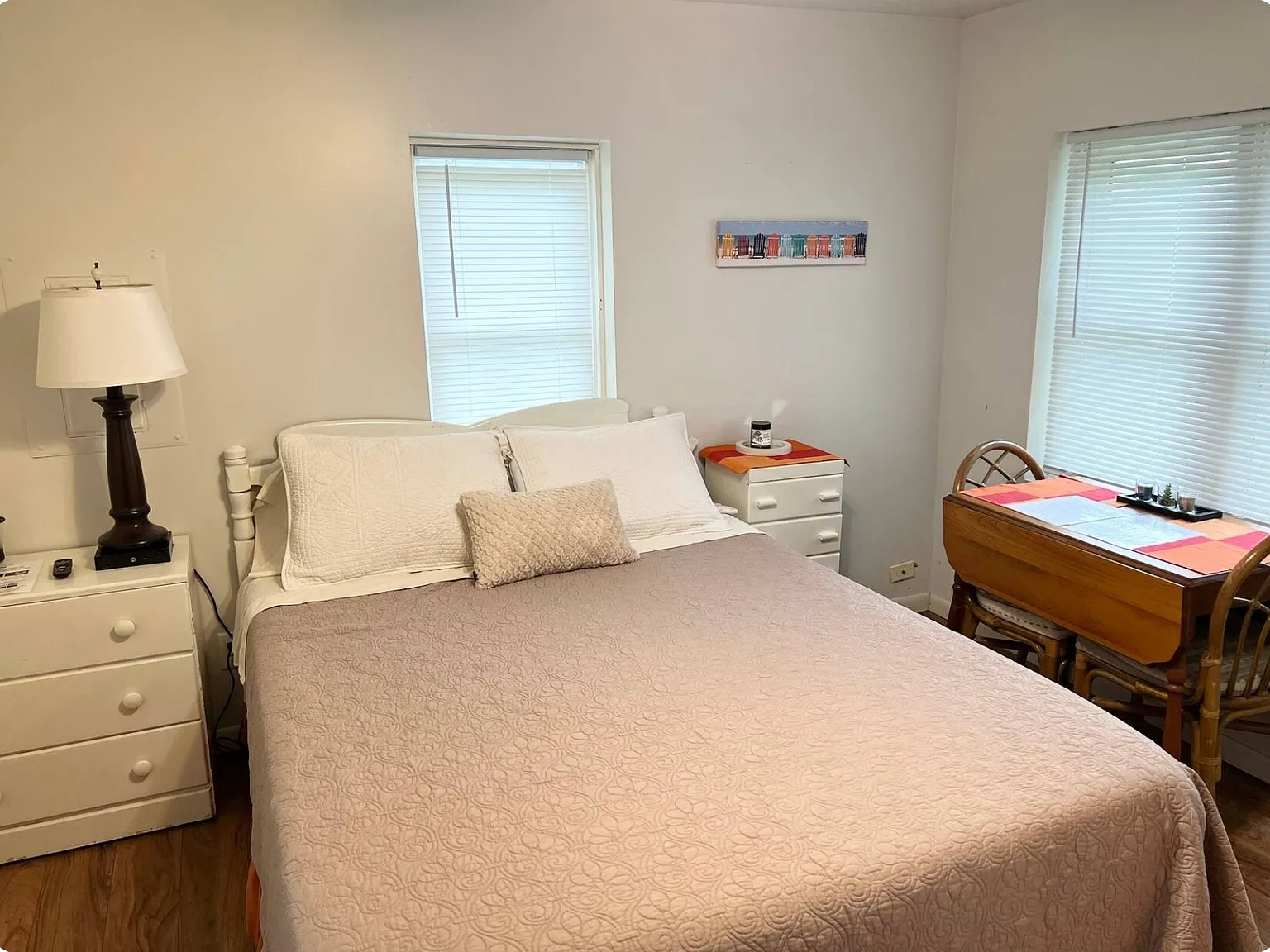 Studio, $1,000 — Photo 2