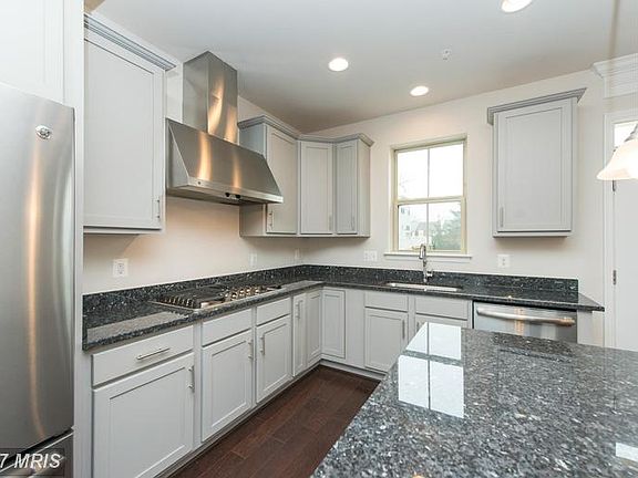 5th image of 1606 Belle Dr