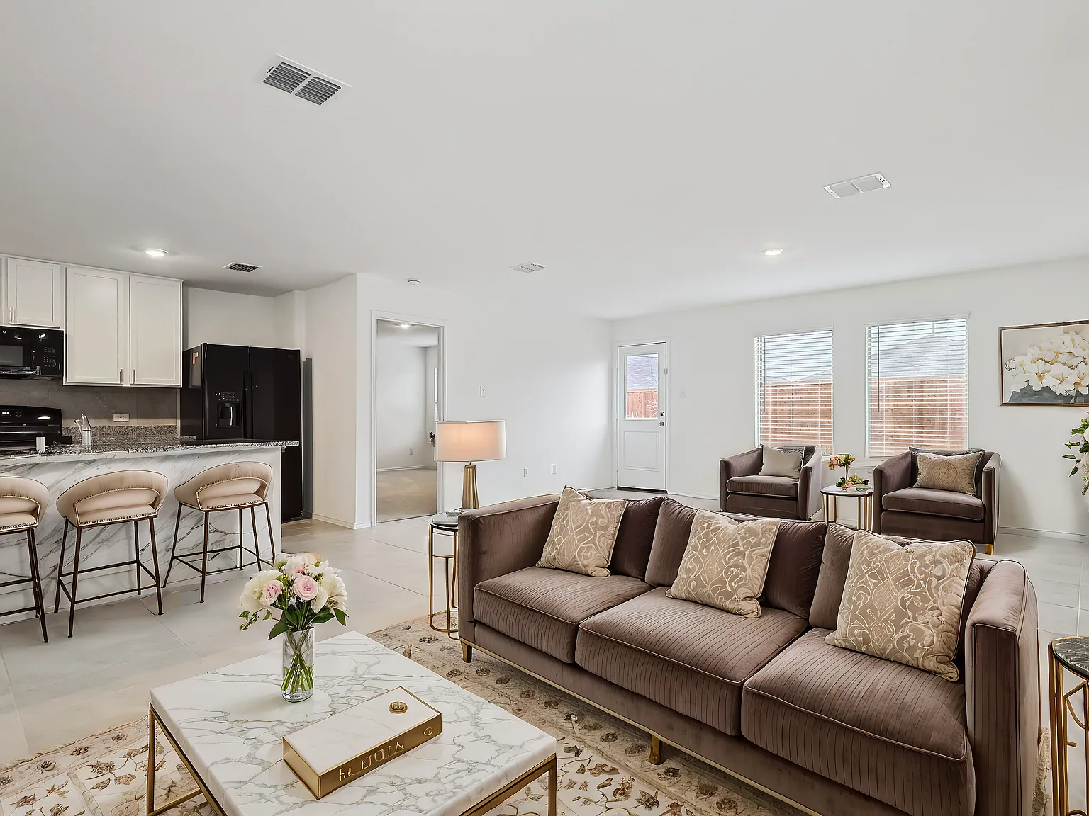 4 bed, 1858 sqft, $2,250 — Photo 3