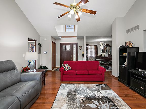 3rd image of 230 Curwick Dr