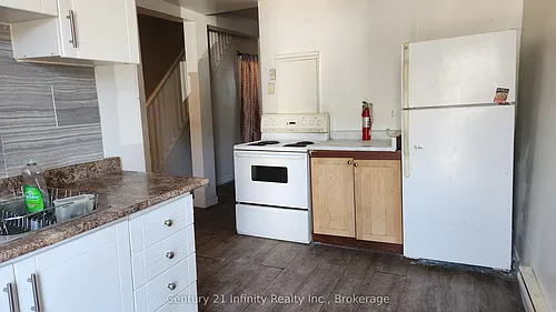 134 Simcoe St S #2 Photo 1