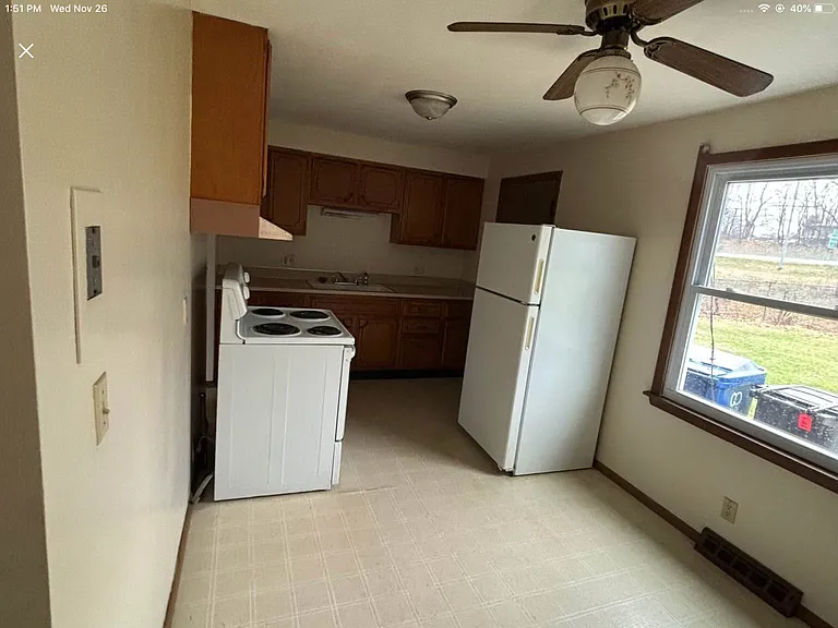 2820 Hawthorne Dr — Photo 3