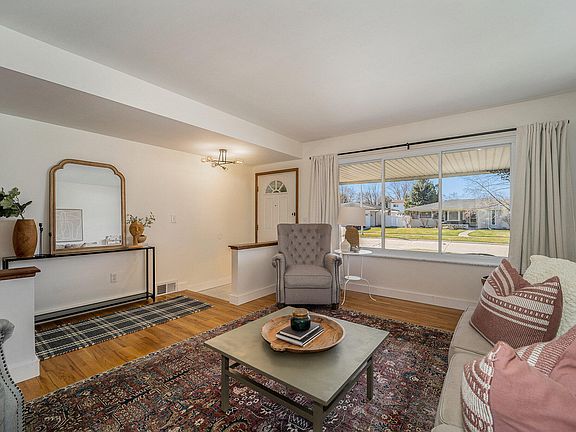 5th image of 30860 Avondale Dr