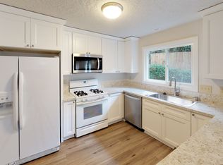 9818 SW 6th Ave, Portland, OR 97219