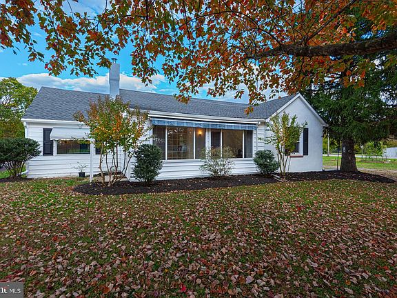 3rd image of 506 Park Ave